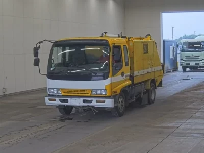 Isuzu TRUCK