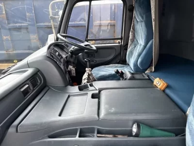 Nissan TRUCK