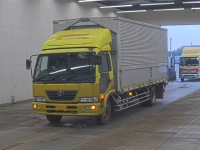 Nissan TRUCK