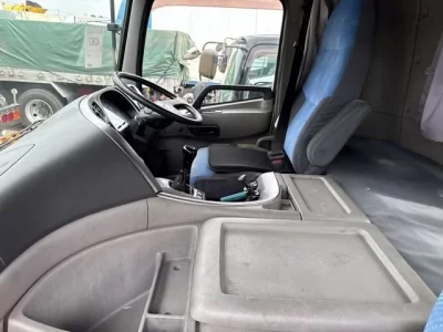 Nissan TRUCK