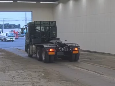 Nissan TRUCK