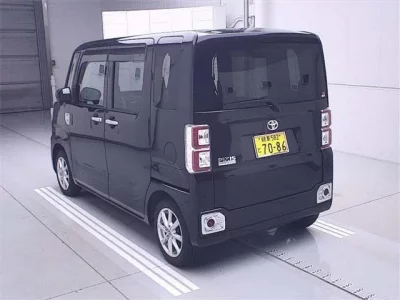 Toyota PIXIS MEGA