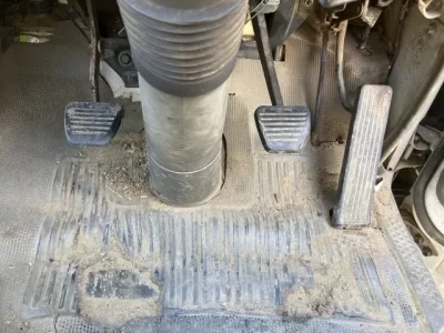 Nissan TRUCK