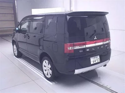 Mitsubishi DELICA D5