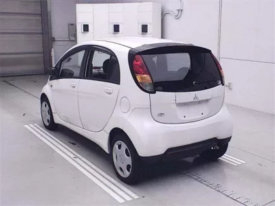Mitsubishi I