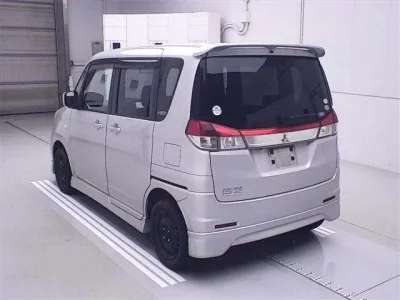 Mitsubishi DELICA D2