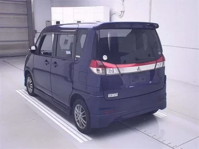 Mitsubishi DELICA D2
