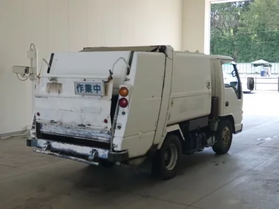 Nissan TRUCK