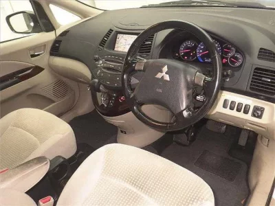 Mitsubishi GRANDIS