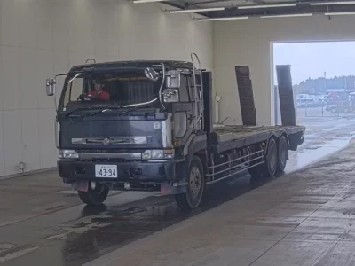 Nissan TRUCK