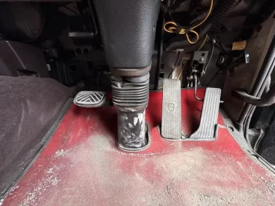Nissan TRUCK