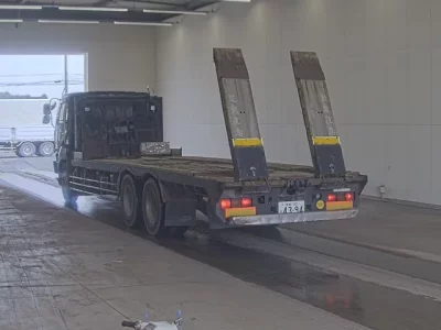 Nissan TRUCK