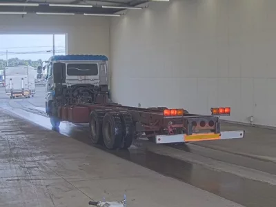 Nissan TRUCK