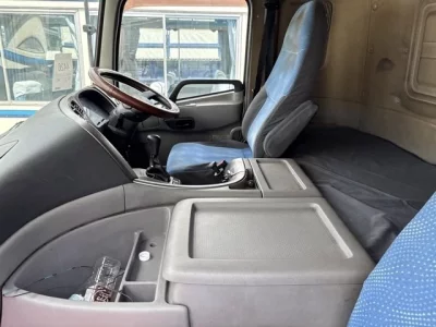 Nissan TRUCK