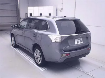 Mitsubishi OUTLANDER PHEV