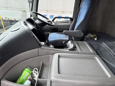 Nissan TRUCK