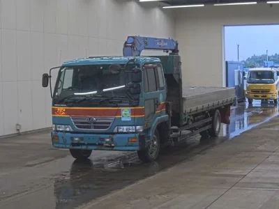 Nissan TRUCK