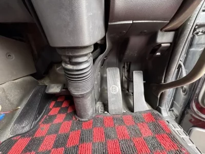Nissan TRUCK