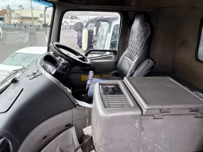 Nissan TRUCK