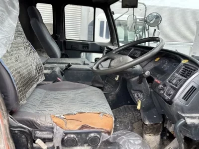 Nissan TRUCK