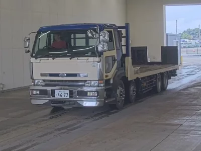 Nissan TRUCK