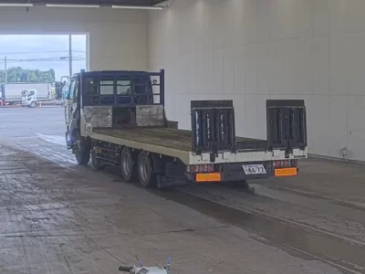 Nissan TRUCK