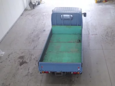 Nissan TRUCK