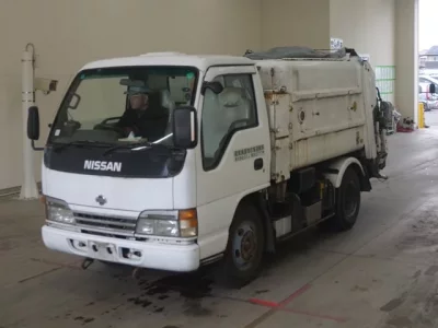 Nissan TRUCK