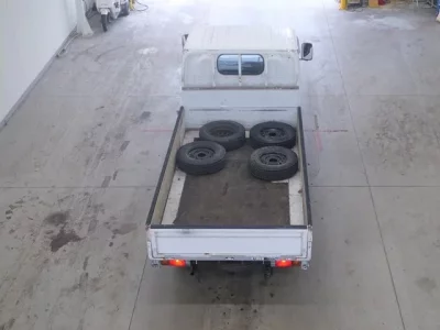 Isuzu TRUCK