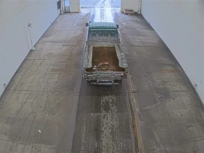 Nissan TRUCK