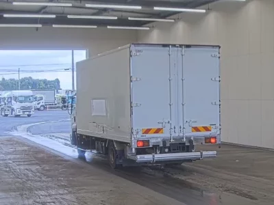 Isuzu TRUCK