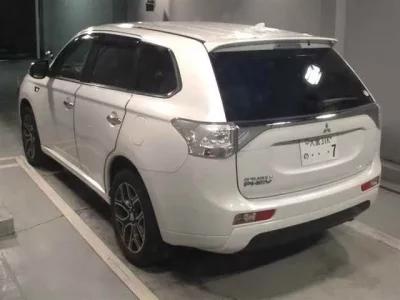 Mitsubishi OUTLANDER PHEV