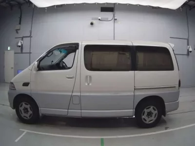 Toyota HIACE REGIUS