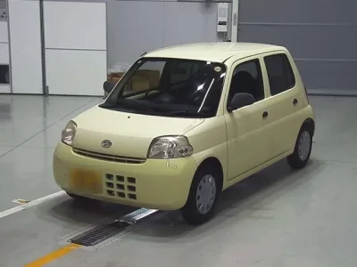 Daihatsu Esse