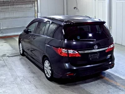 Nissan LAFESTA