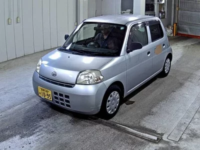 Daihatsu Esse