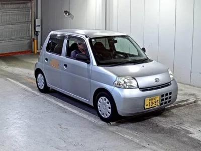 Daihatsu Esse