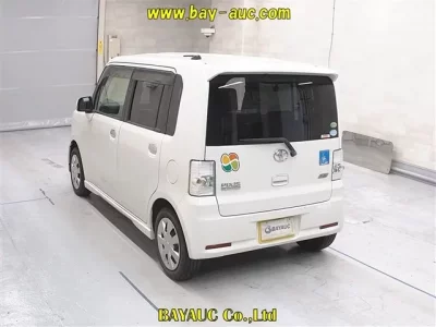 Toyota PIXIS SPACE