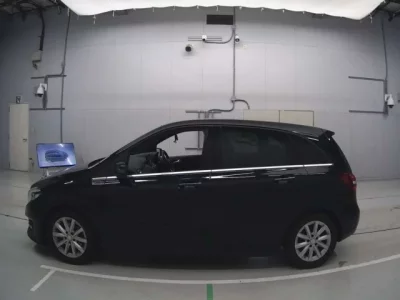Mercedes-Benz B CLASS