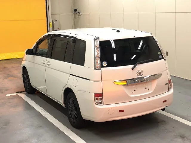Toyota ISIS