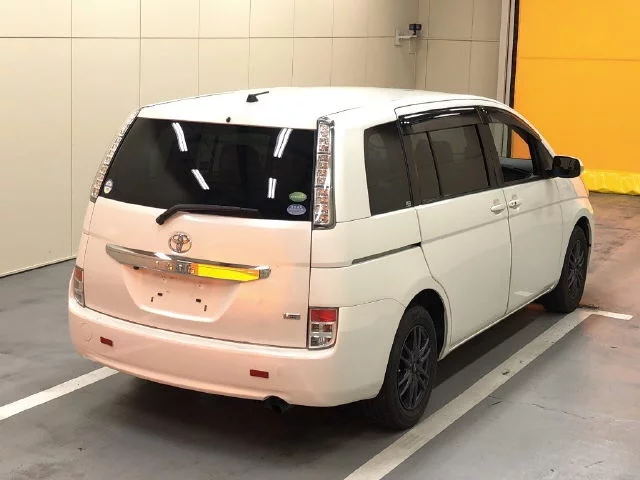 Toyota ISIS