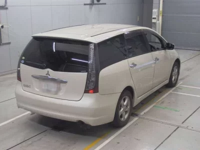 Mitsubishi GRANDIS