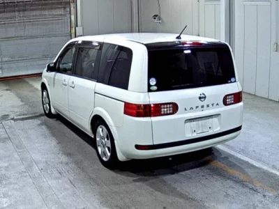 Nissan LAFESTA