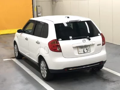 Mazda VERISA