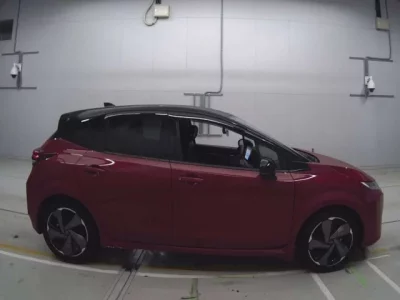 Nissan AURA