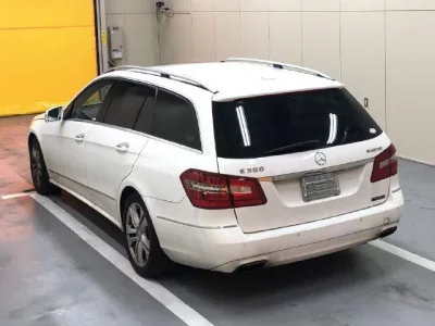 Mercedes-Benz E CLASS WAGON