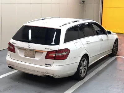 Mercedes-Benz E CLASS WAGON