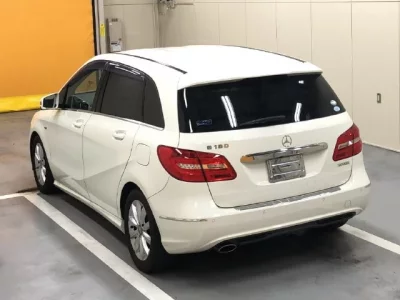 Mercedes-Benz B CLASS