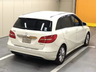 Mercedes-Benz B CLASS