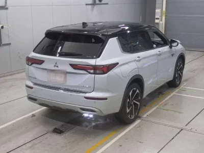 Mitsubishi OUTLANDER PHEV